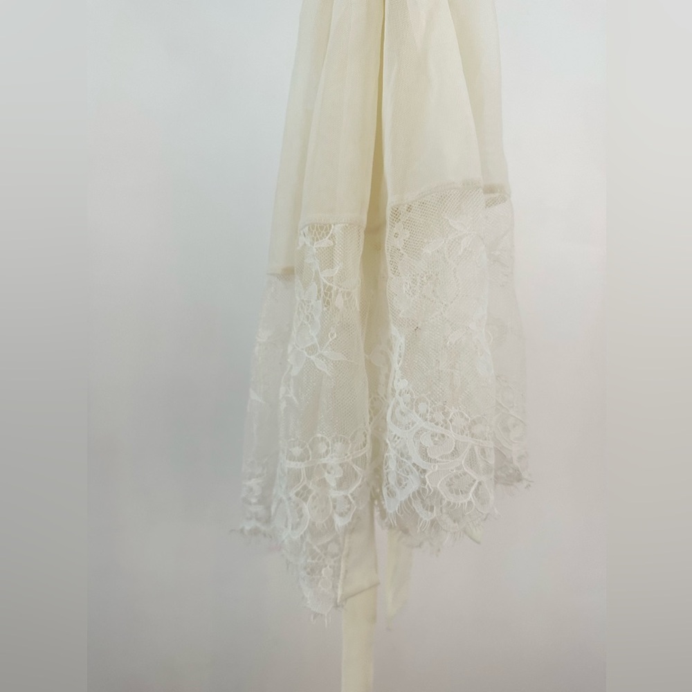 Authentic Vintage Sheer Lace Robe - Picture 4 of 4